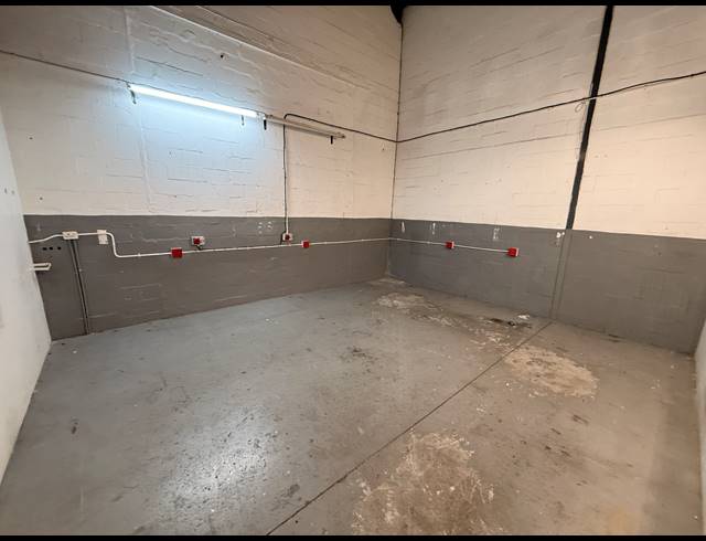 380M² WAREHOUSE TO LET IN PAROW INDUSTRIAL